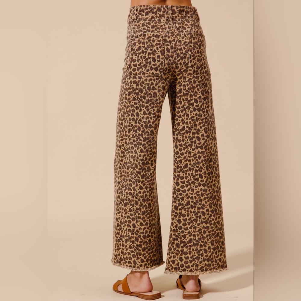 Last Day ♡ SO ME Mid Rise Leopard Twill Frayed Hem Wide Leg Pants - Picture 2 of 9
